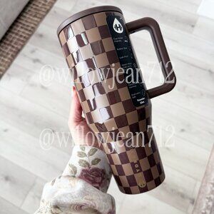“Autumn Checkers" Seasonal HydroJug 32oz Traveler Tumbler
